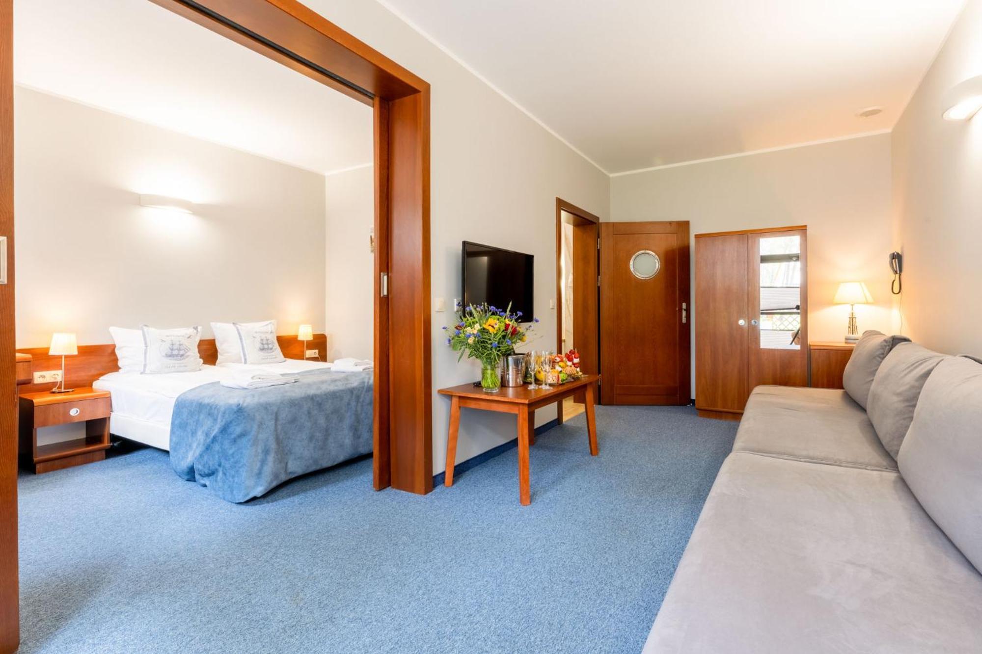 Hotel Columbus Rowy  Esterno foto